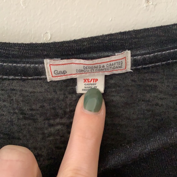 The GAP Sheer Black Tee - Picture 3 of 4